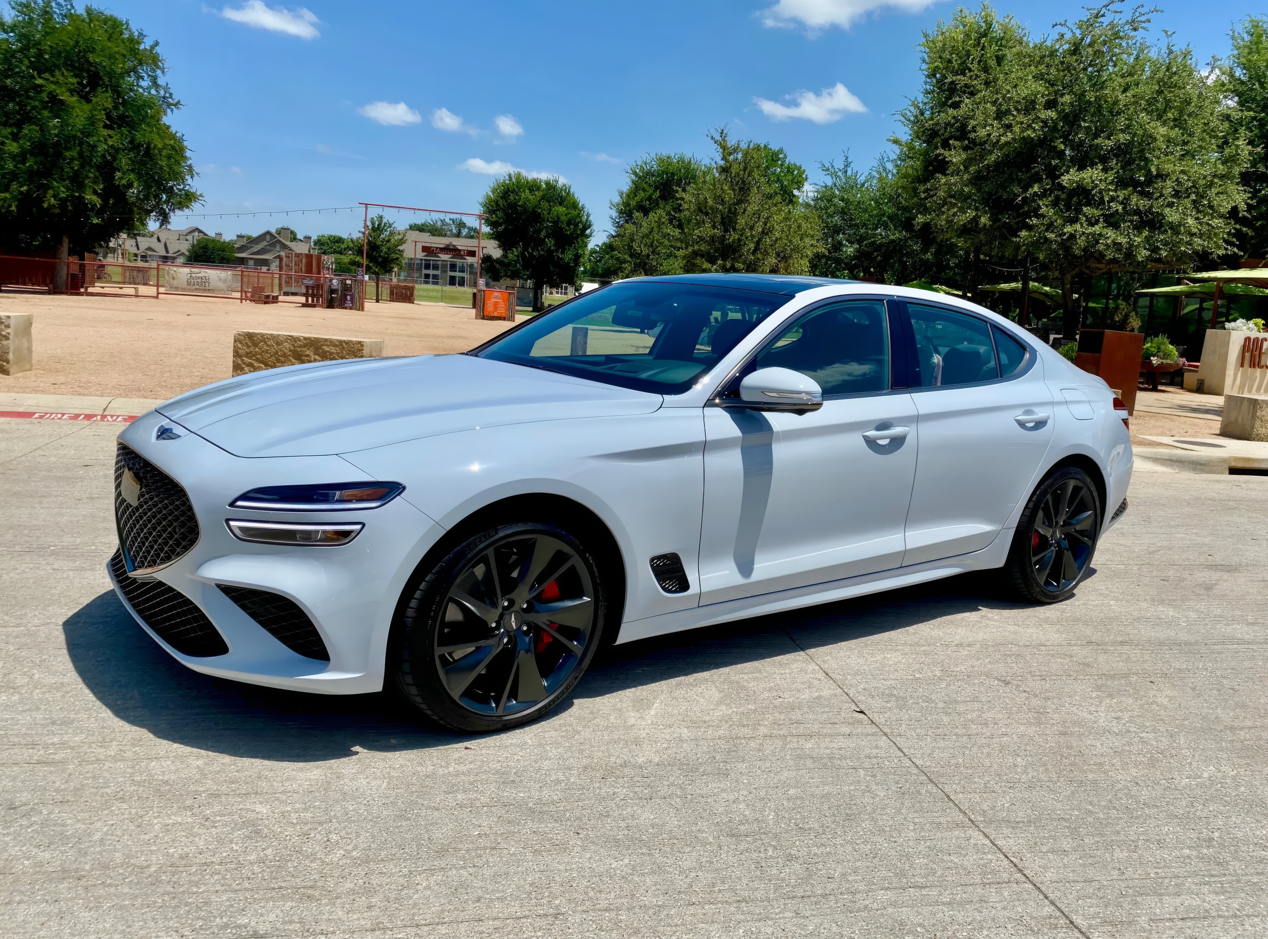 Genesis G70 3.3T Sport - Uyuni White