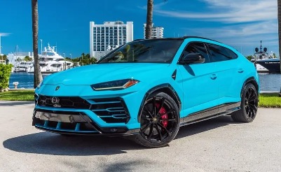 Lamborghini Urus – Miami Blue on Black
