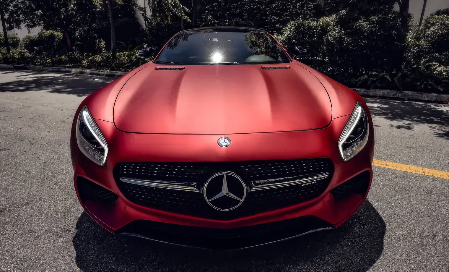 Mercedes-Benz AMG GTS – Designo Cardinal Red Metallic on Black