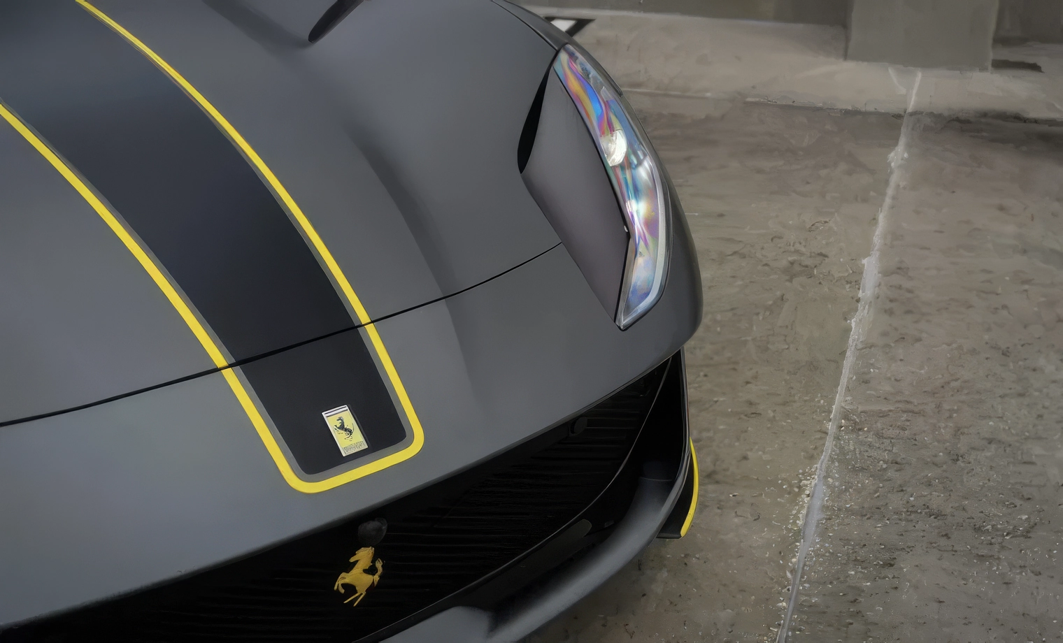 Ferrari 812 Superfast - Grigio Opaco on Nero (Satin Dark Gray on Black)