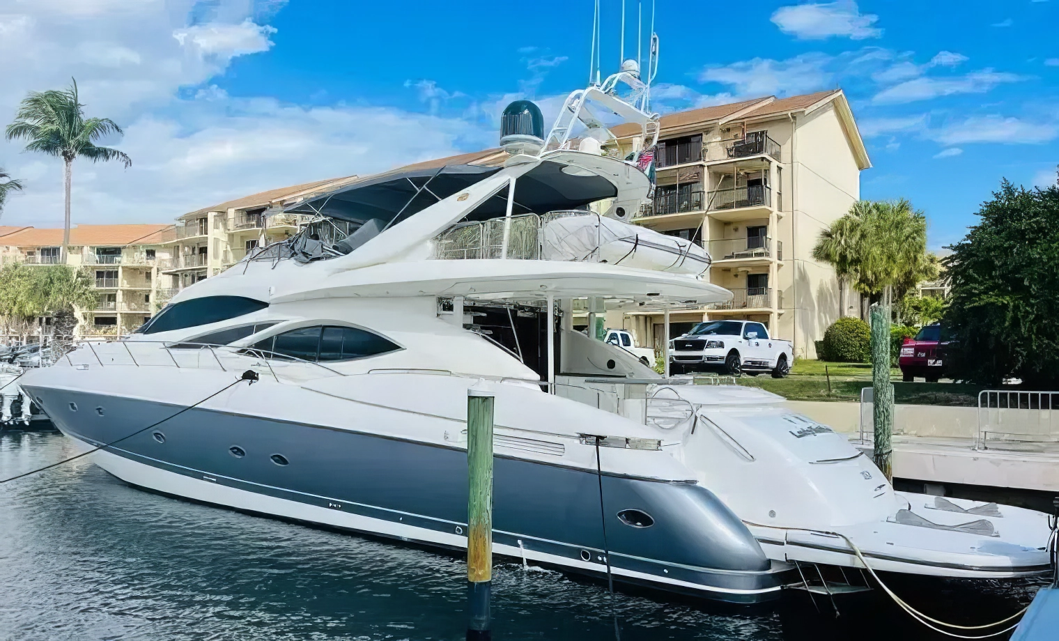 90' Sunseeker Flybridge - $6,600
