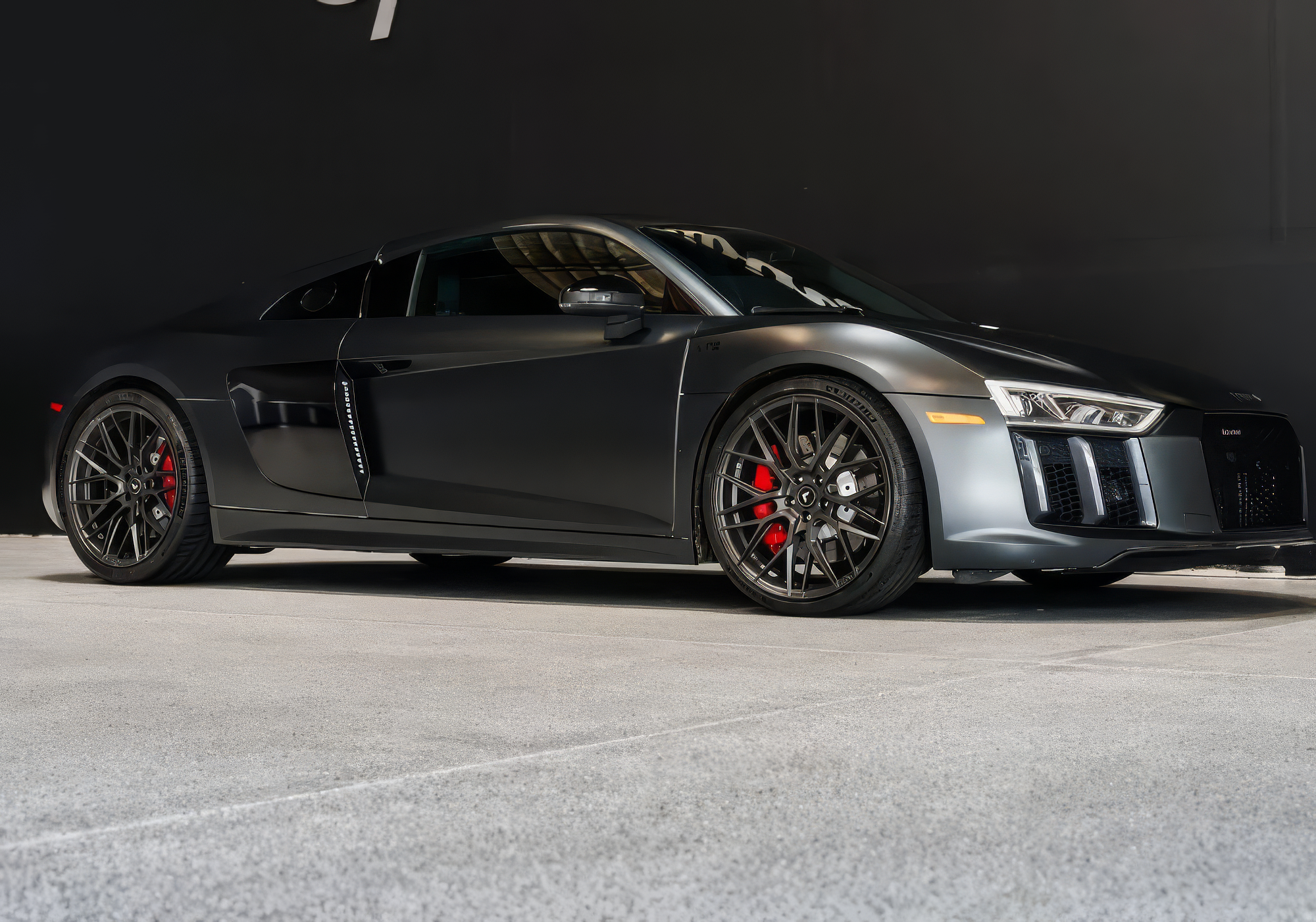 Audi R8 V10 - Daytona Gray Pearl Effect