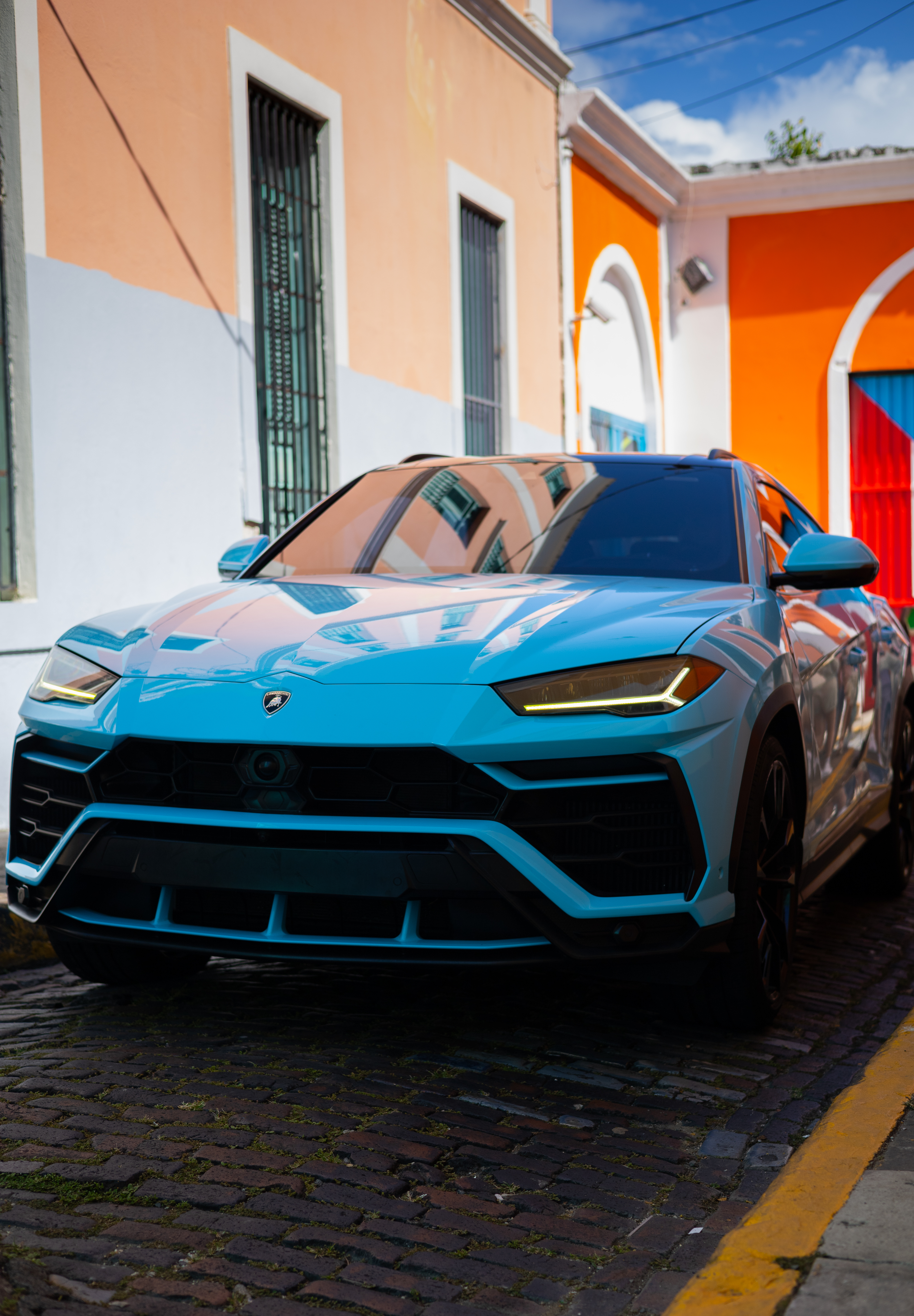 Lamborghini Urus – Baby Blue w/ Starlights