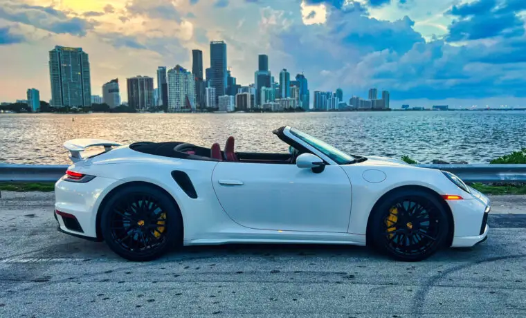 Porsche 911 Turbo S – White on Red