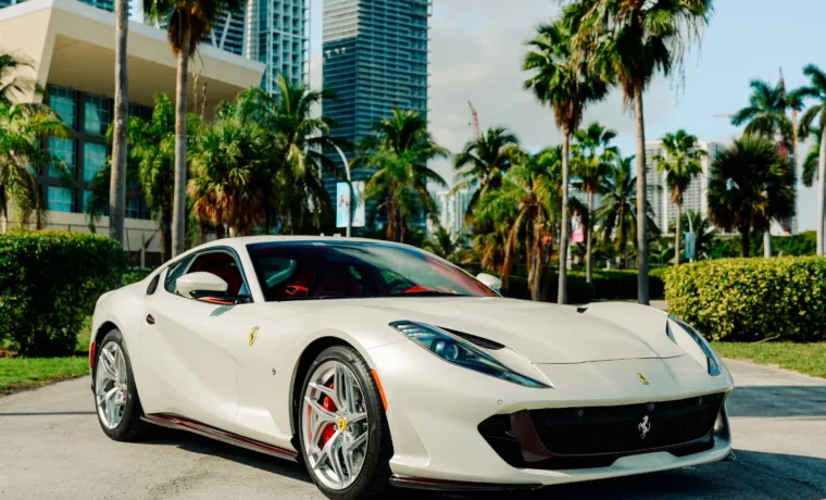 Ferrari 812 Superfast - White on Red