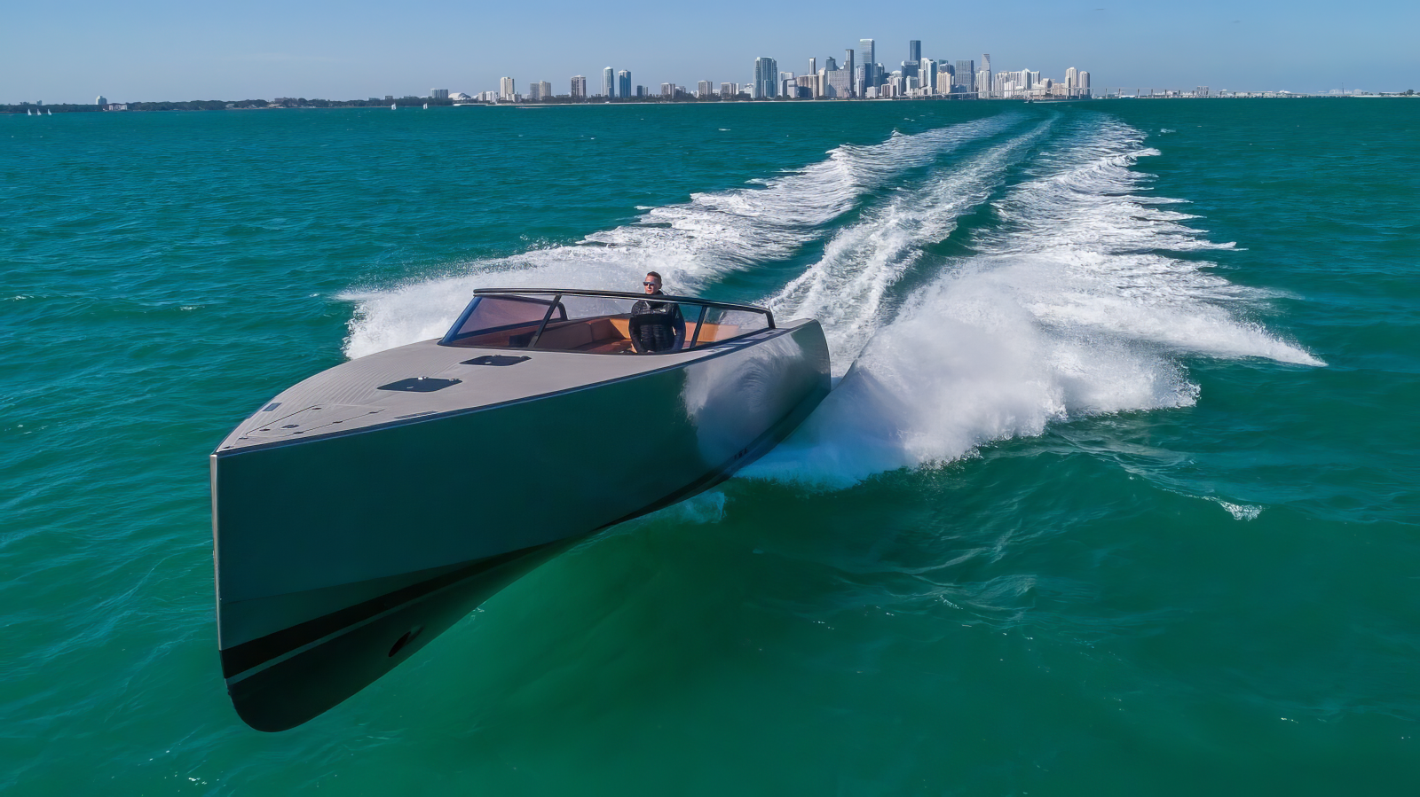 40' VanDutch - $4,500