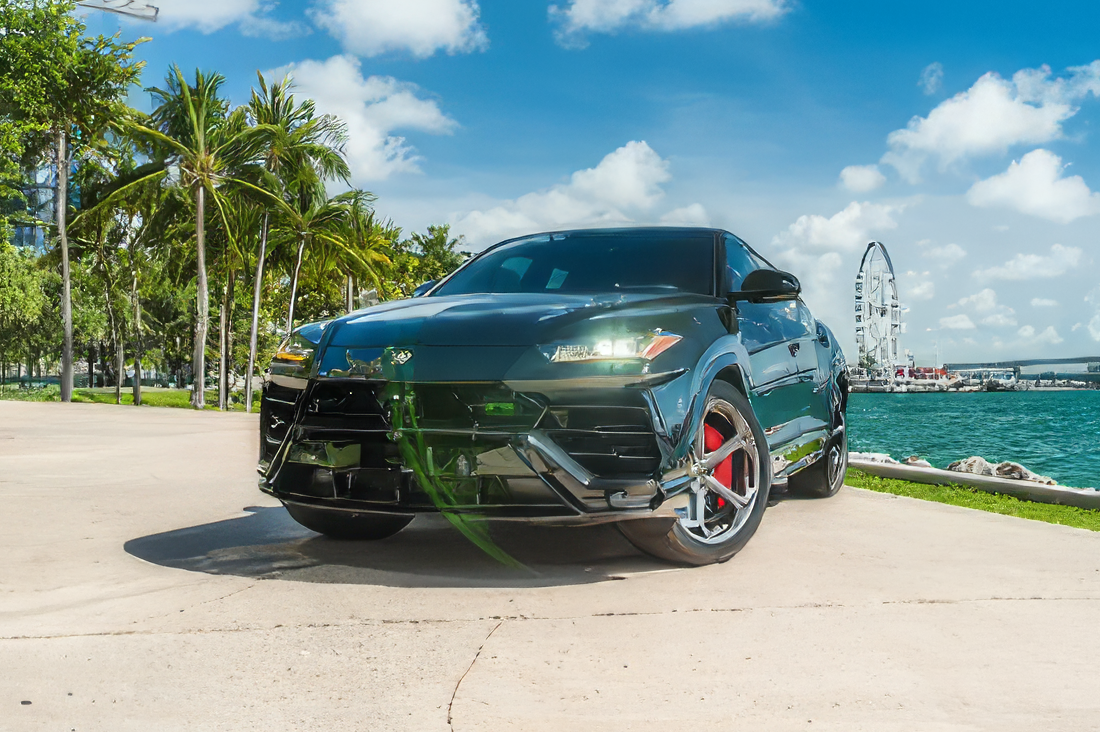Lamborghini Urus – Nero Noctis on Nero Ade & Rosso Alala (Gloss Black on Black & Red)