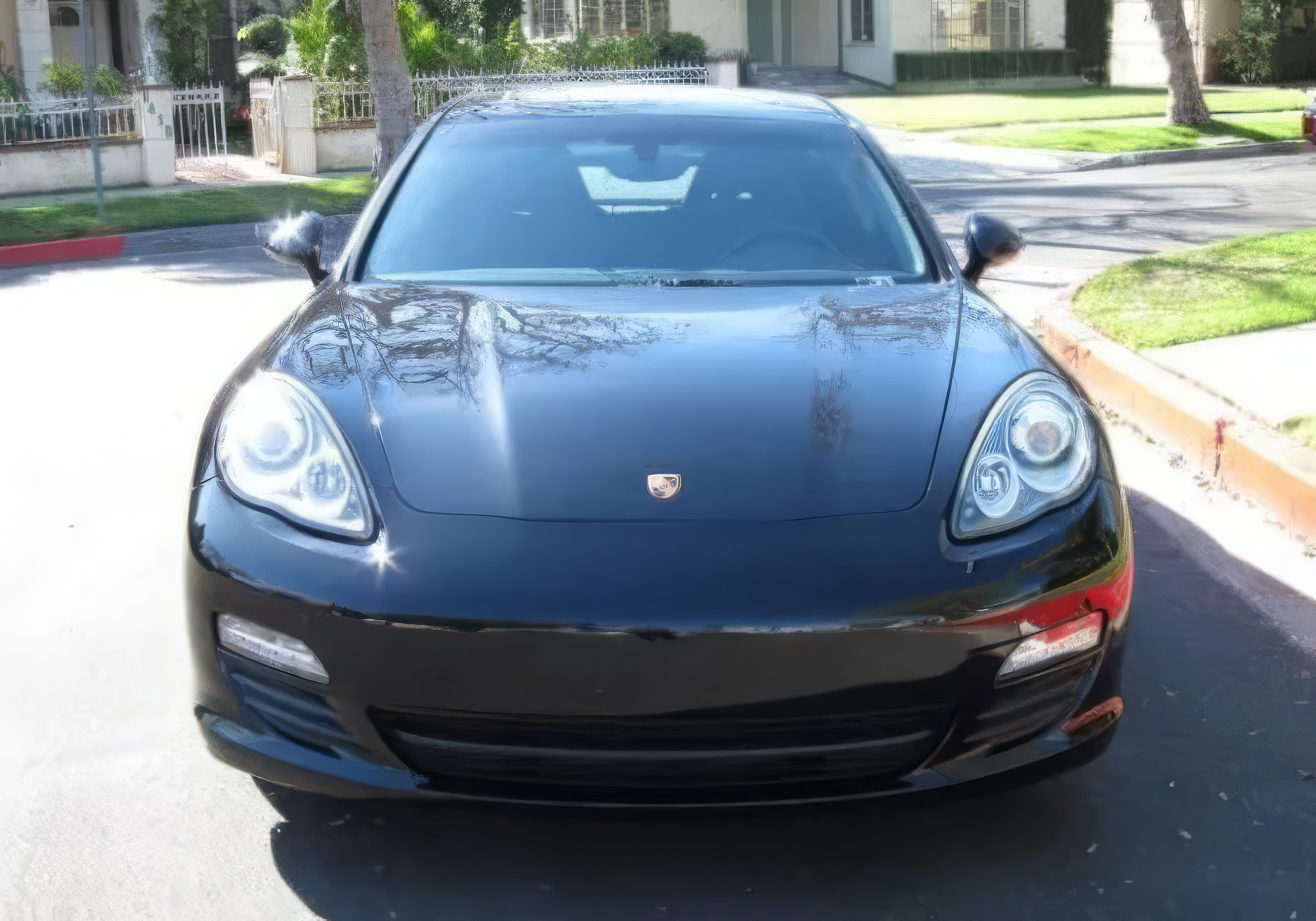 Porsche Panamera 4 - Basalt Black Metallic on Black