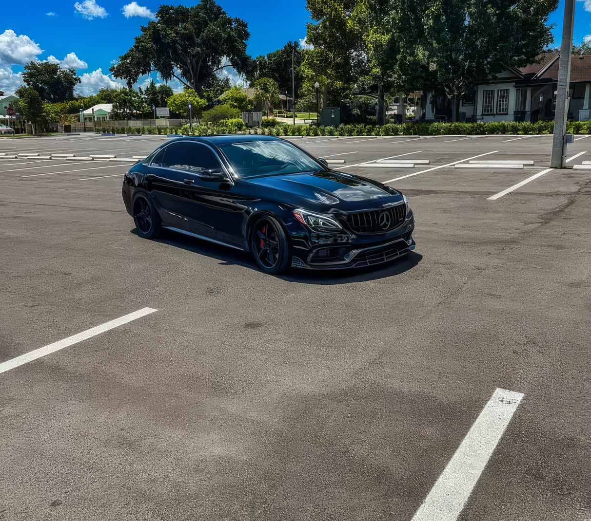 Mercedes-Benz C63 S AMG  - Diamond Black Metallic on Black