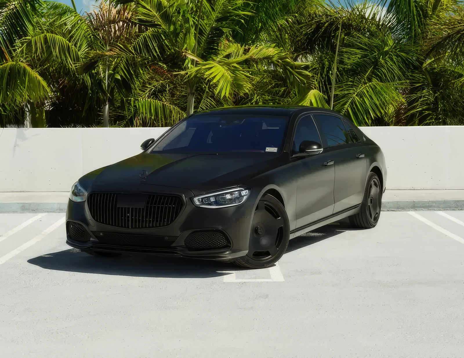 Maybach S580 – Night Black Magno on Crystal White + Silver Gray Pearl