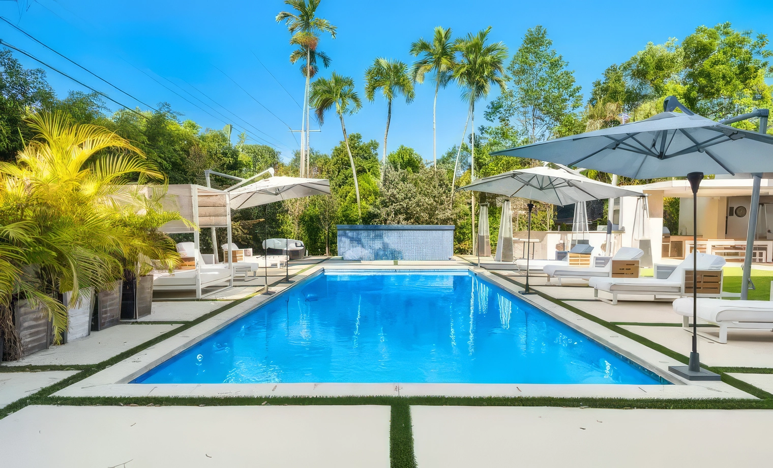 Villa Mariola - $10,000