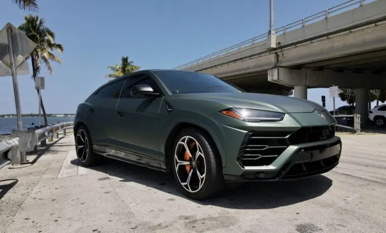 Lamborghini Urus – Matte Green on Black