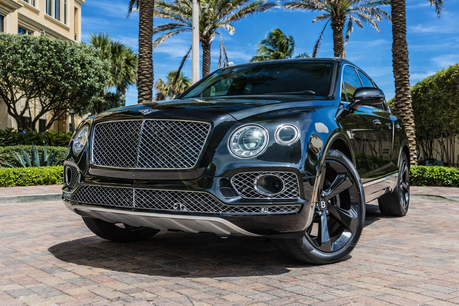 Bentley Bentayga – Onyx Black on Black