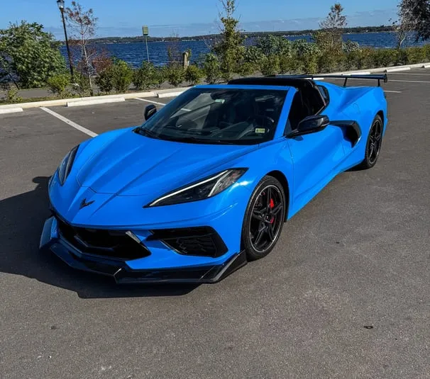 Corvette C8 Stingray 3LT Convertible - Blue on Black