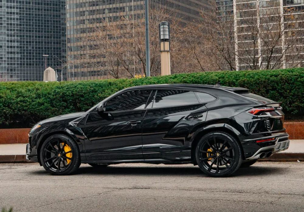 Lamborghini Urus - Gloss Black on Black