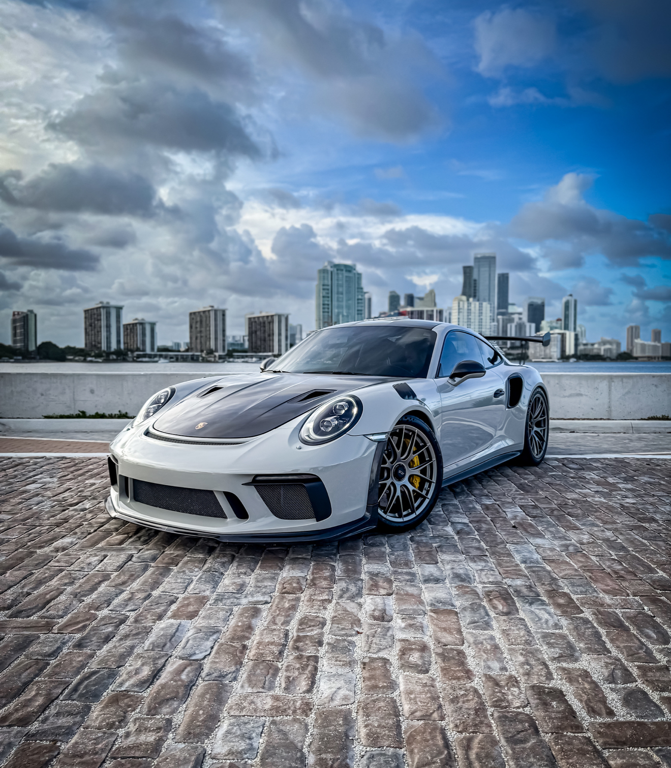 Porsche GT3RS Weissach Edition - Chalk (Crayon) over Black