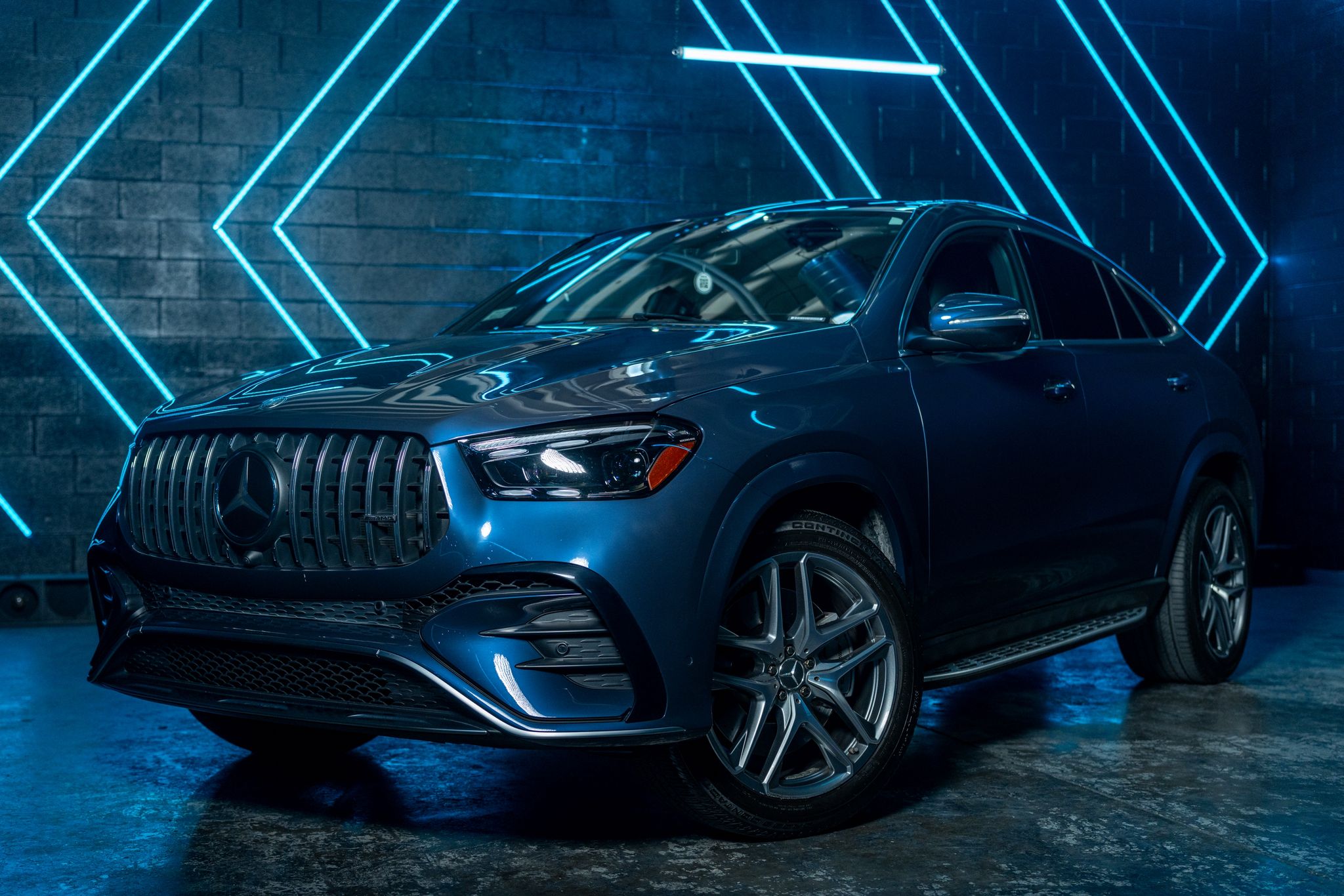 Mercedes Benz GLE 53 AMG - Brilliant Blue Metallic on Black & Macchiato Beige 