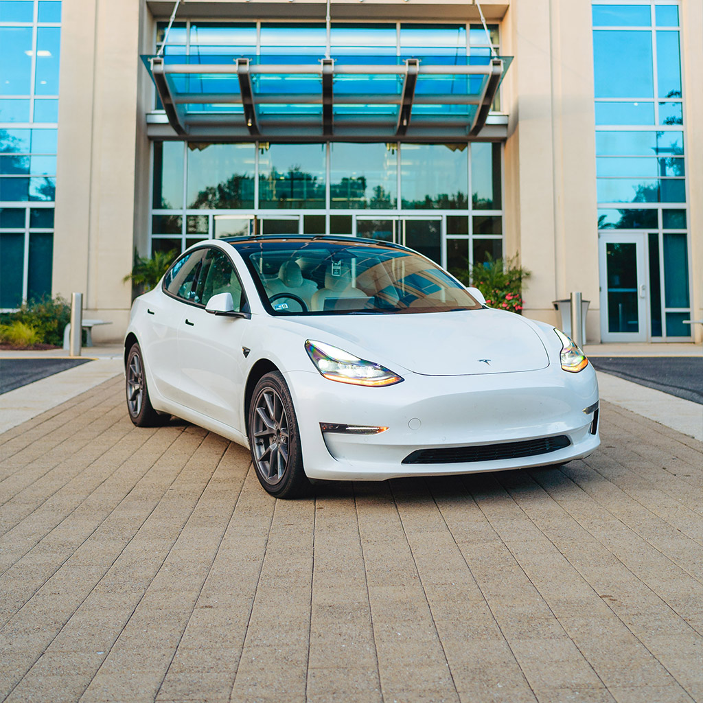 Tesla Model 3 Long Range - White on White