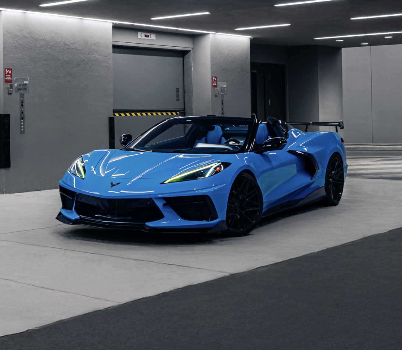 Chevrolet Corvette C8 3LT - Blue on Black & Blue