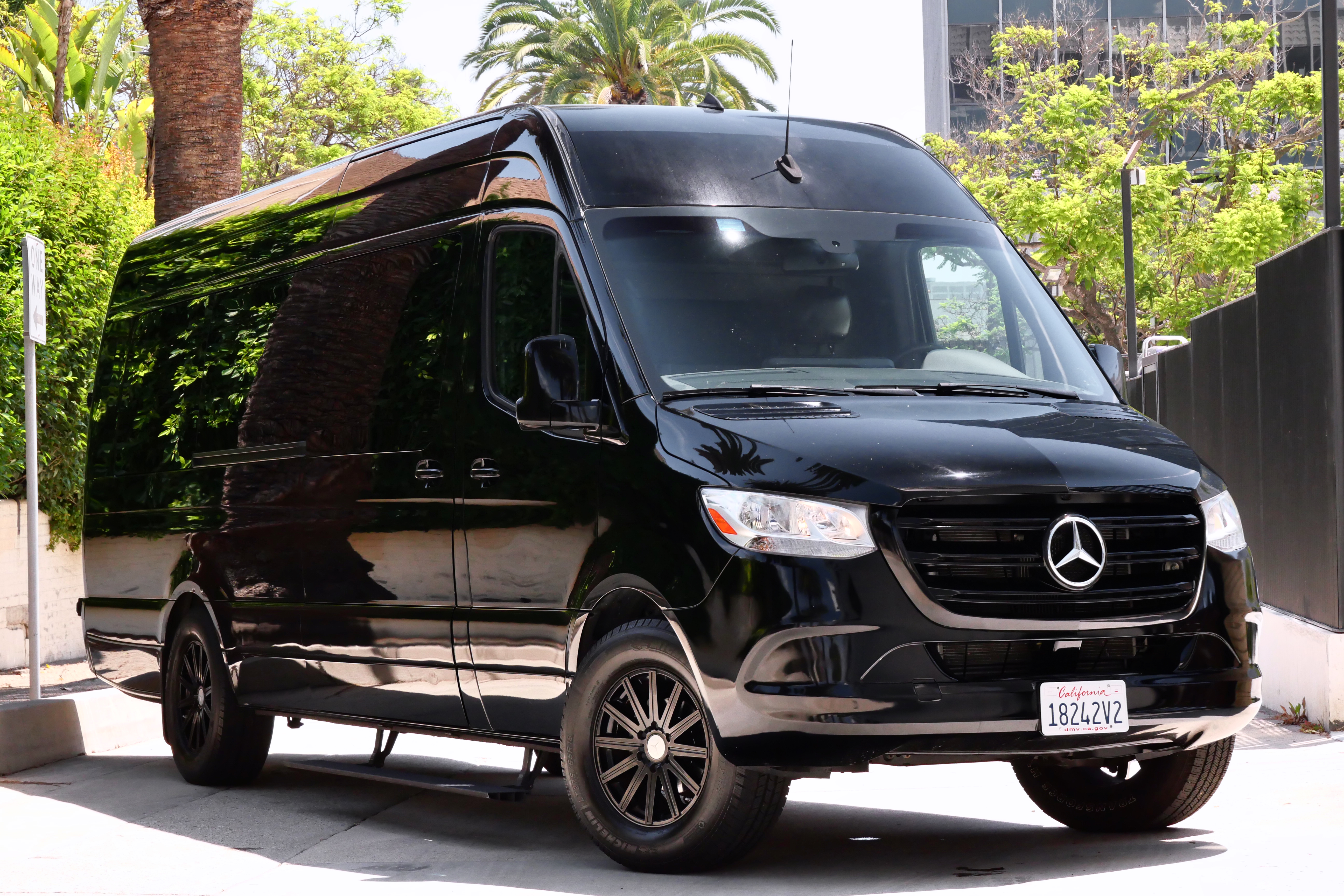 Maybach Metris Sprinter – Black on Black