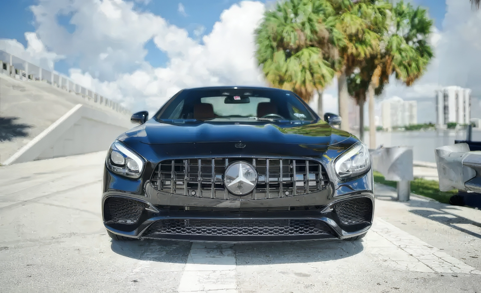Mercedes-Benz SL AMG – Obsidian Black Metallic on Saddle Brown & Black