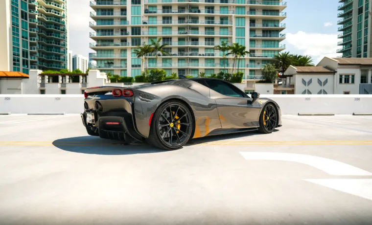 Ferrari SF90 Stradale — Gray on Black