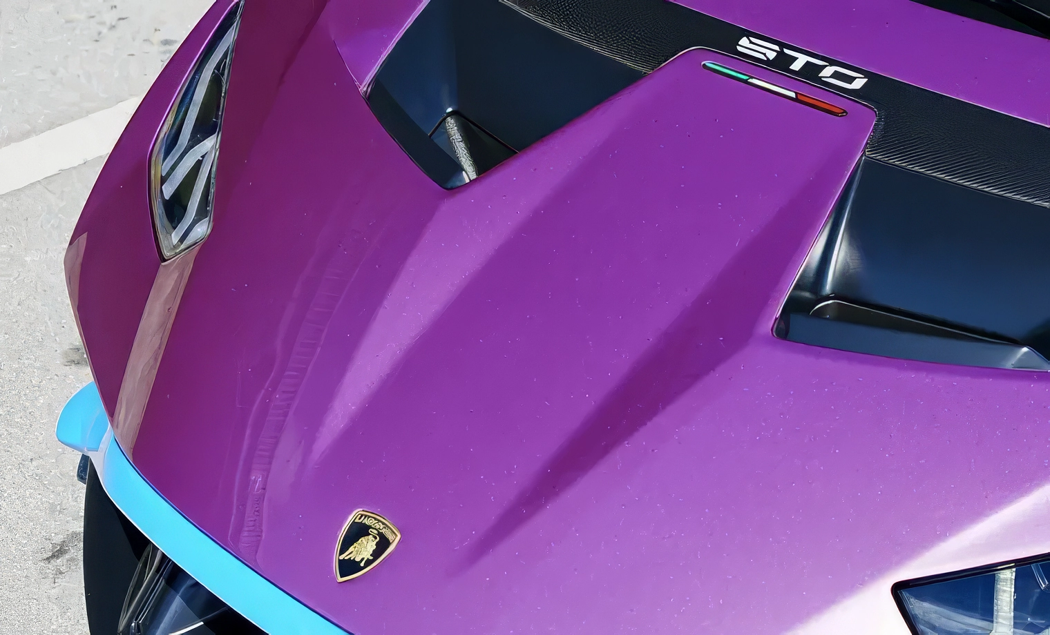 Lamborghini Huracán STO — Custom Purple & Blue Wrap on Black