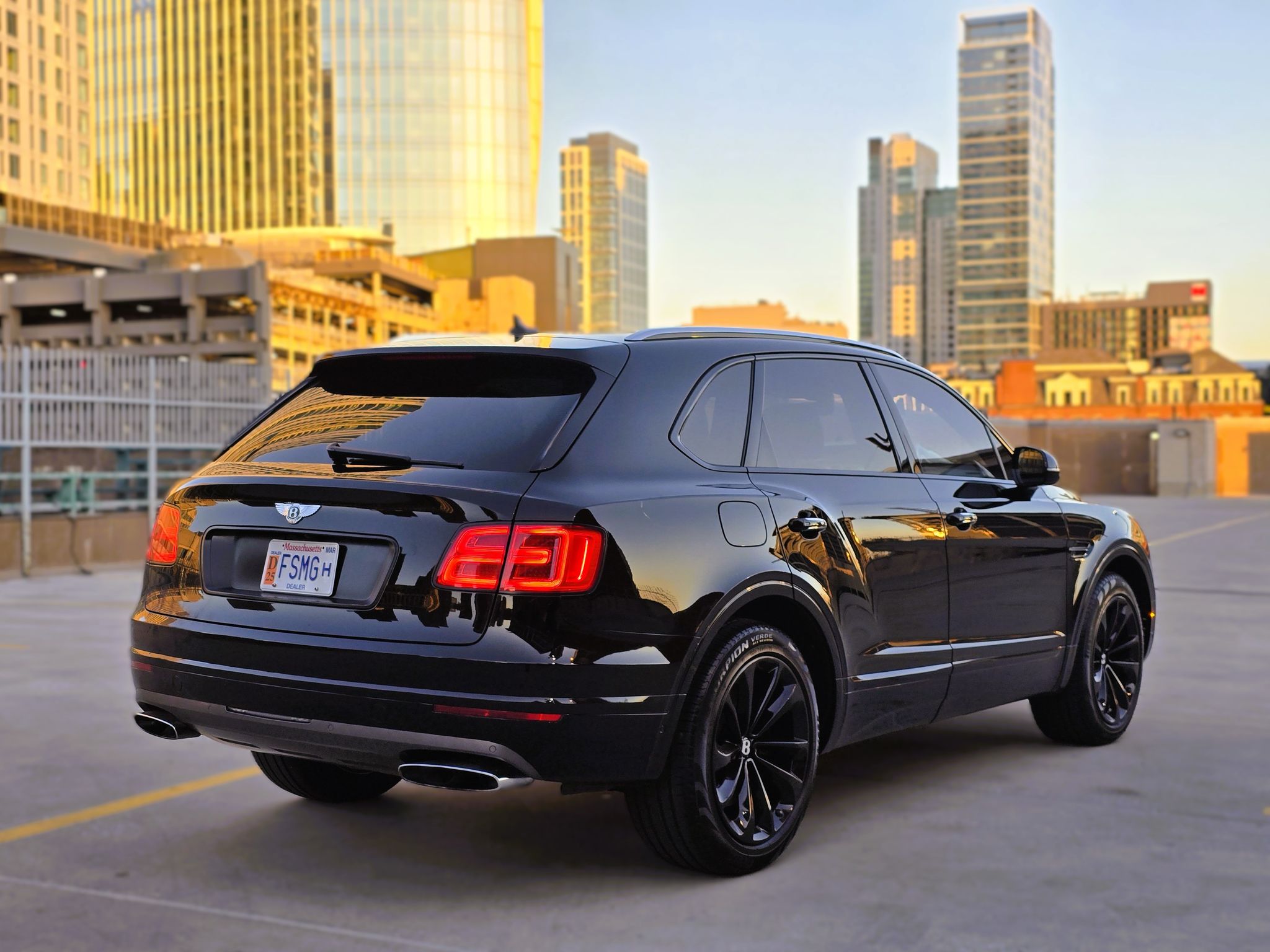 Bentley Bentayga - Beluga on Camel & Beluga