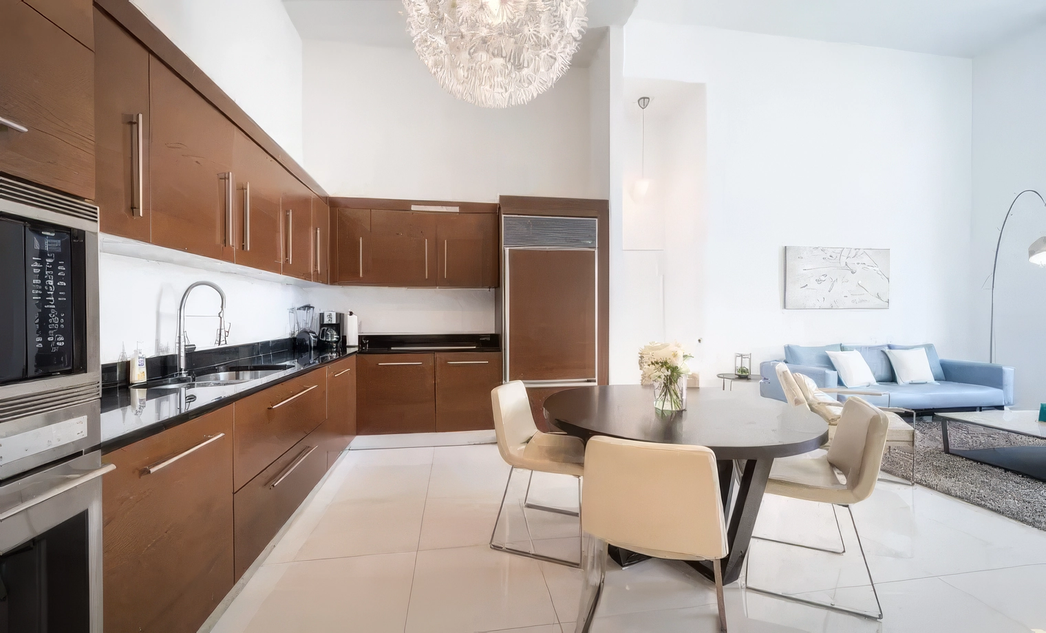 Icon Brickell 1 Bedroom High Ceiling Presidential Deluxe Ocean View - $700