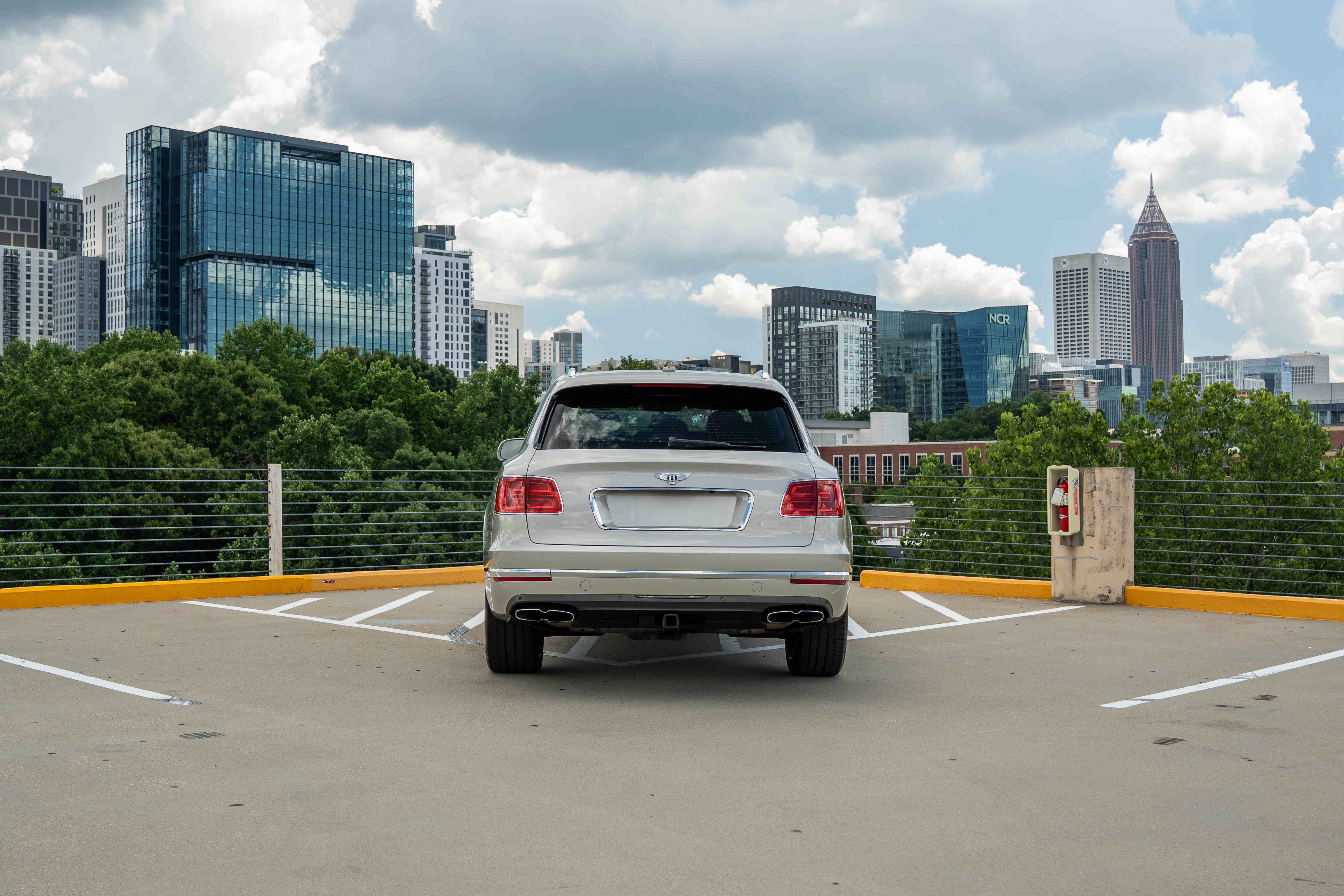 Bentley Bentayga - Glacier White on Brunel