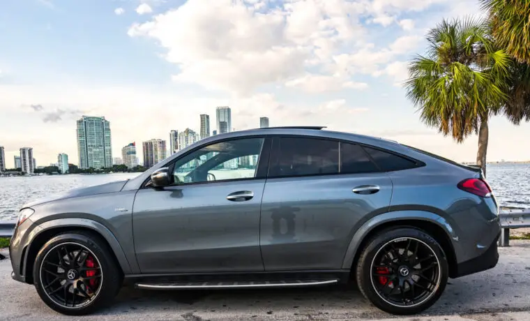 Mercedes-Benz GLE 53 AMG – Gray on Black
