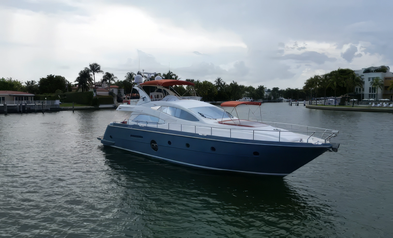 80' Aicon Flybridge - $4,100