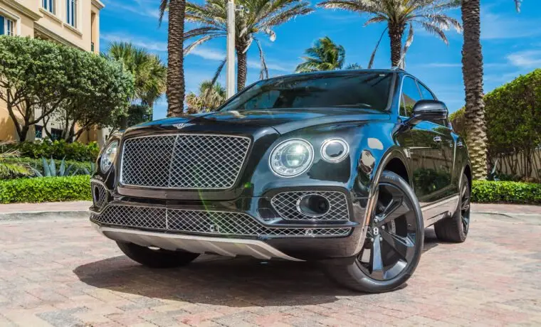 Bentley Bentayga – Black on Black
