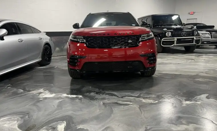 Range Rover Velar – Red on Black