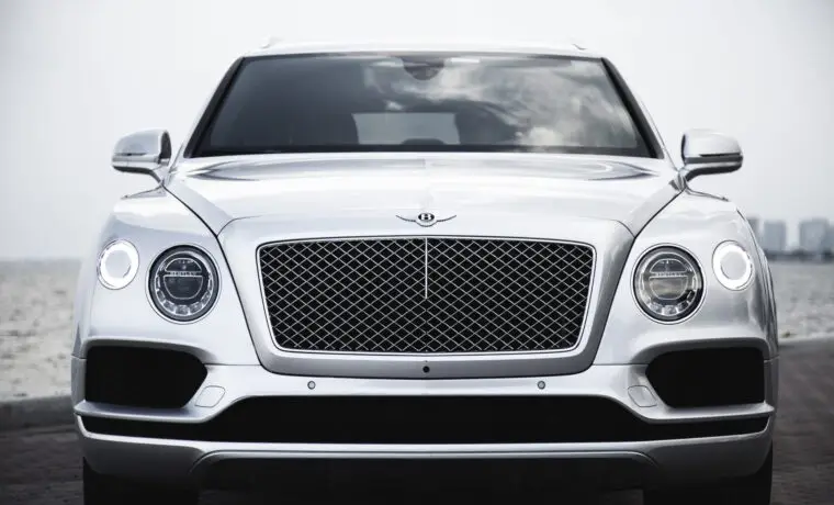 Bentley Bentayga – Silver on Black