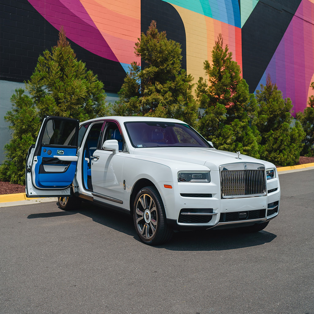 Rolls-Royce Cullinan — Arctic White on Charles Blue & Arctic White