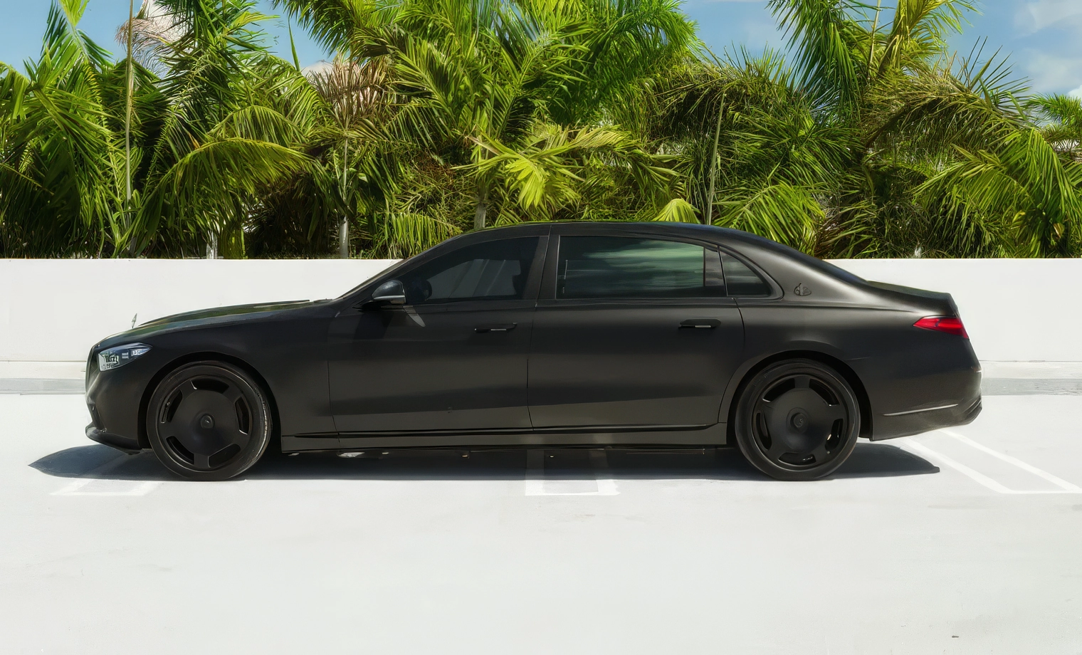 Maybach S580 – Night Black Magno on Crystal White + Silver Gray Pearl