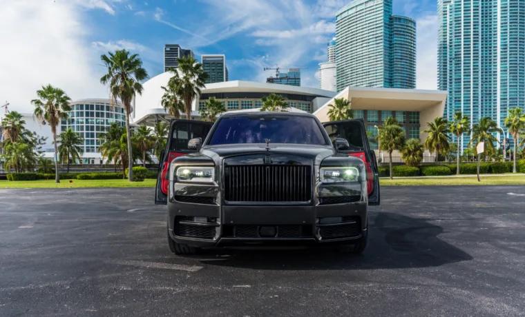 Rolls-Royce Cullinan — Black on Red