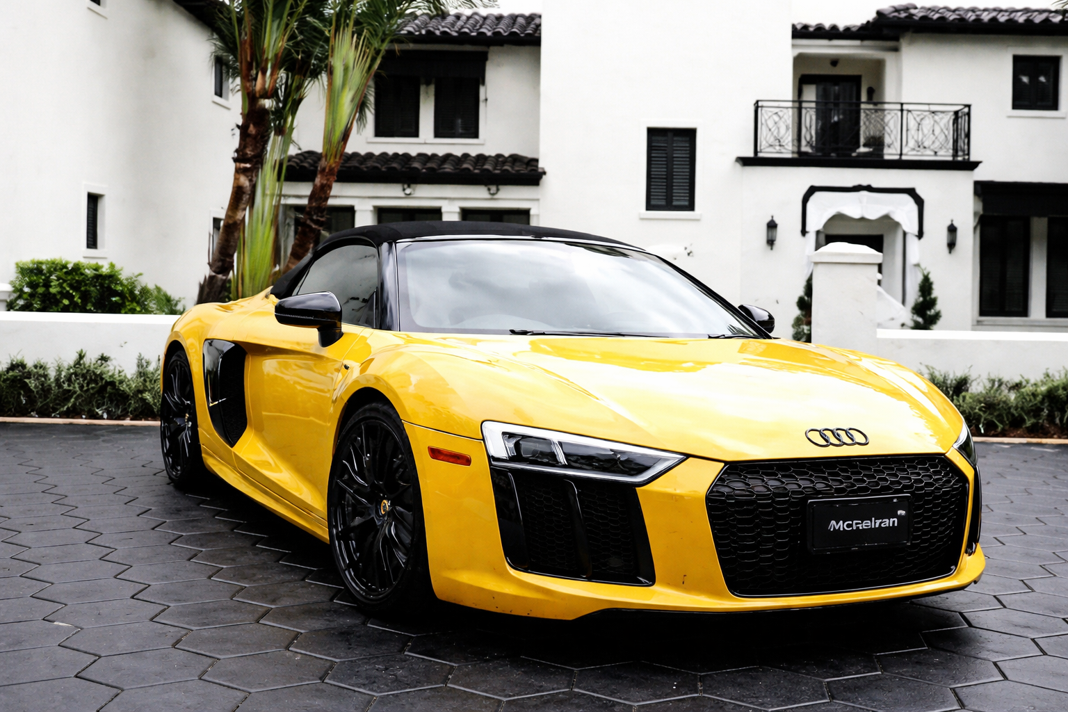 Audi R8 – Vegas Yellow on Black