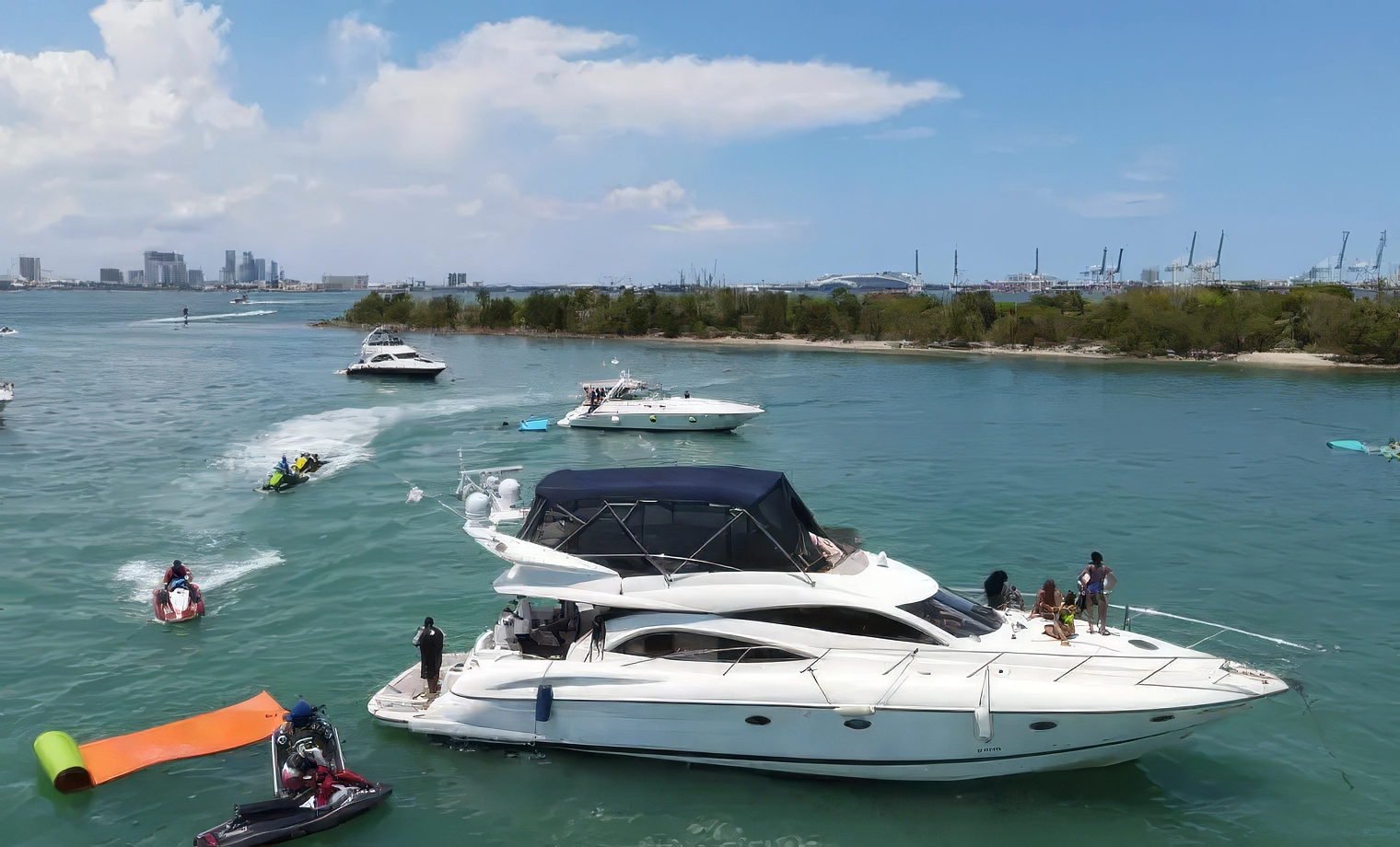 65' Sunseeker Flybridge - $4,100