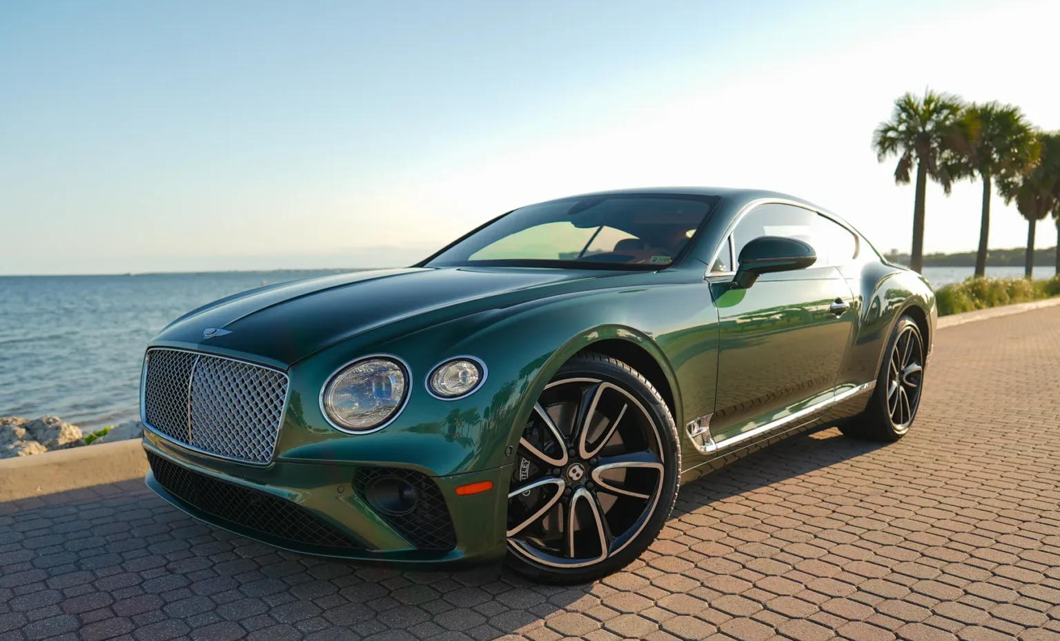 Bentley Continental GT V8 – Green on Camel