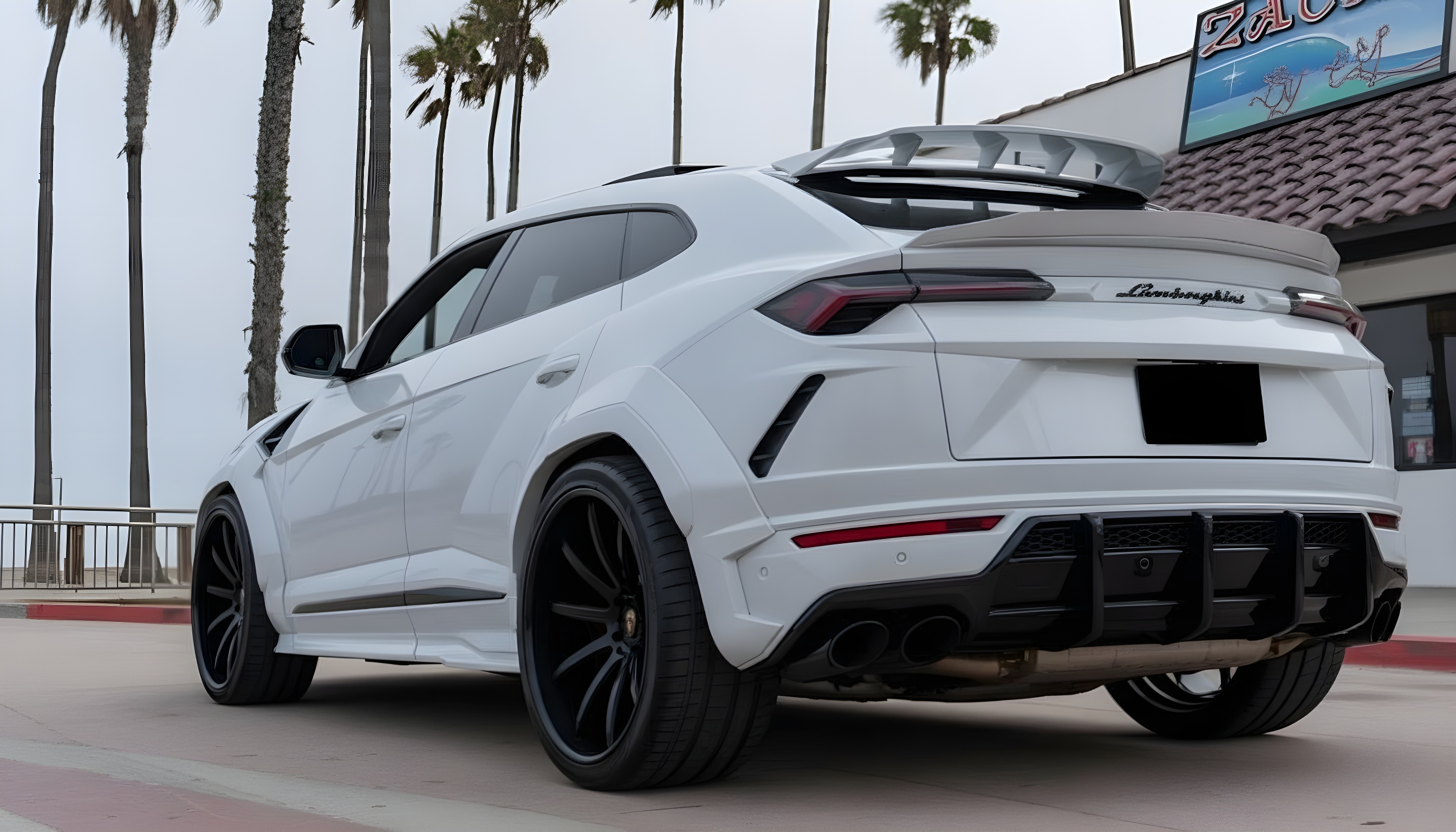 Lamborghini Urus Widebody - Bianco Monocerus on Nero Ade (Solid Gloss White on Black)