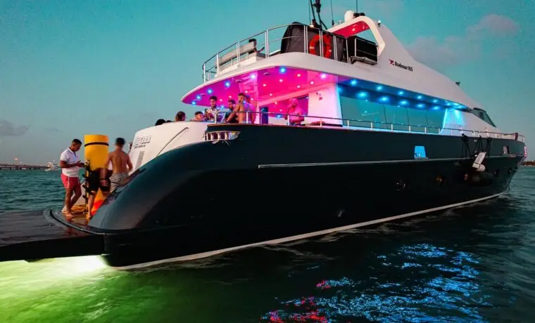 110' Rodman w/ Jacuzzi - $7,000