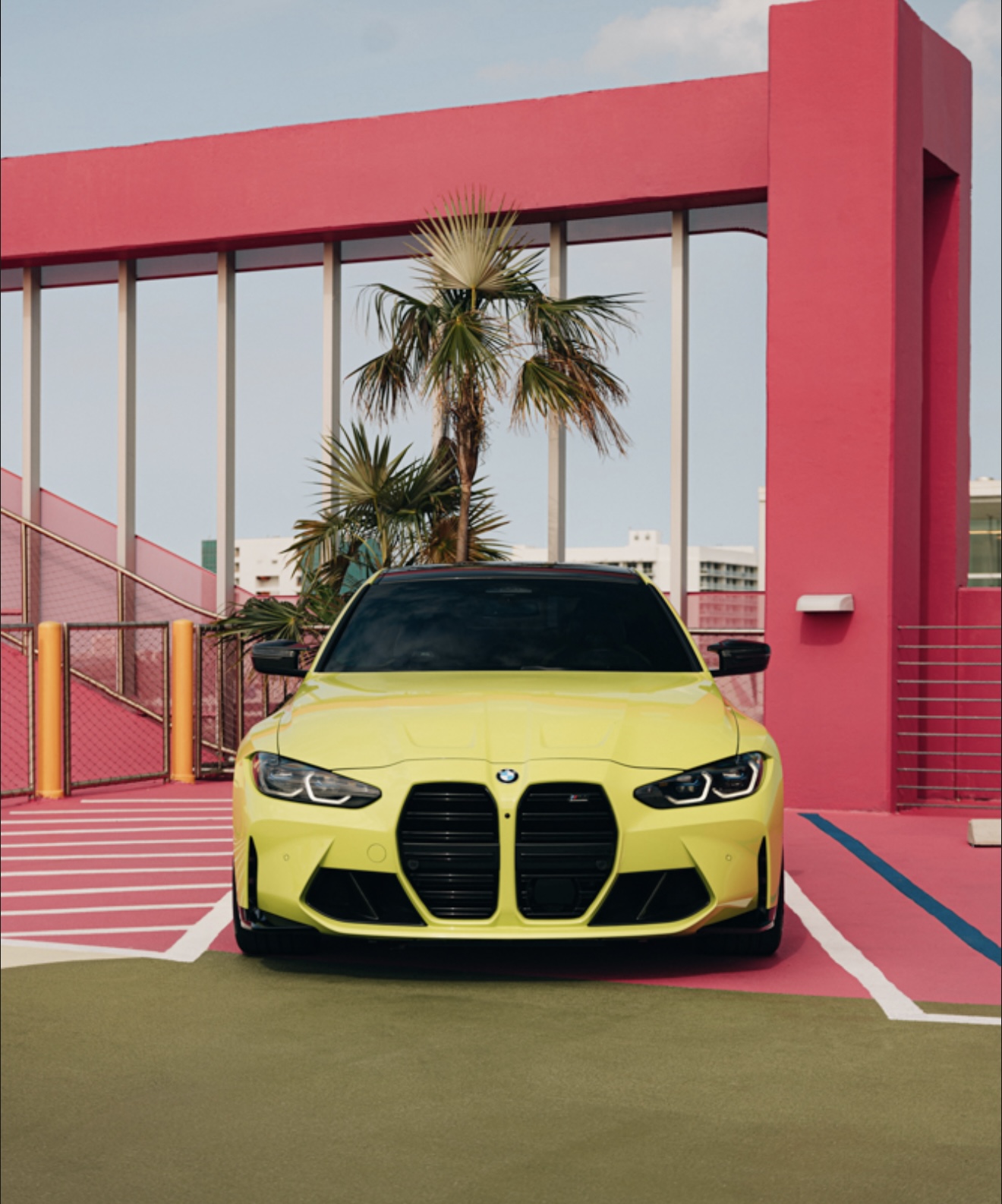 BMW M4 Competition - Yellow on Blue 