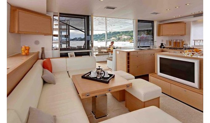 Lagoon 560