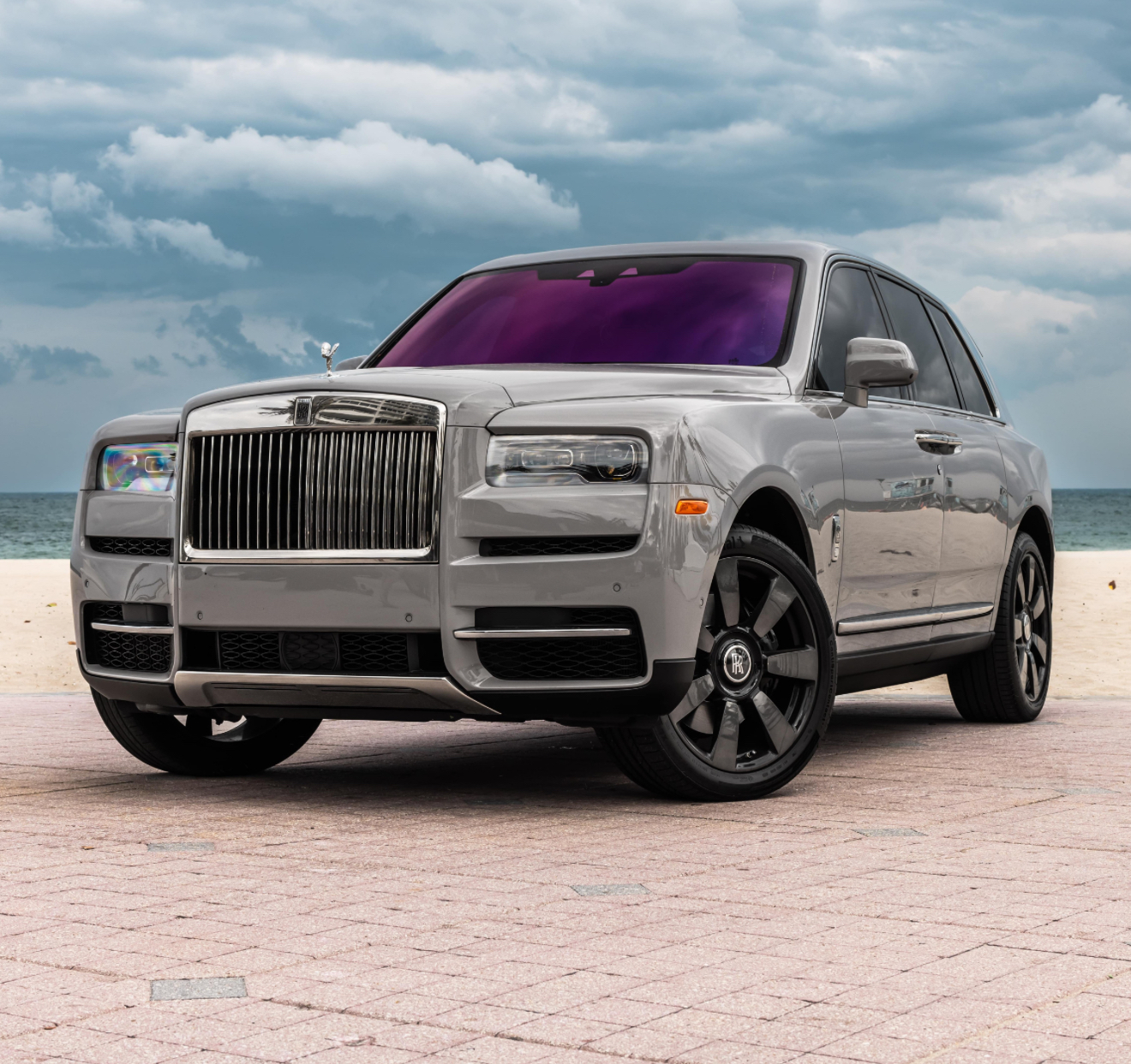 Rolls Royce Cullinan - Silver on Mandarin
