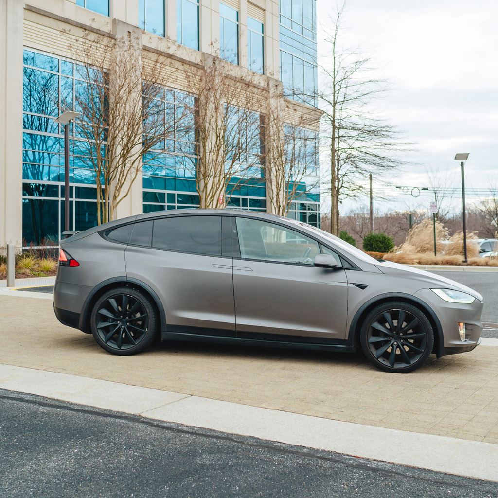 Tesla Model X - Gray on Black