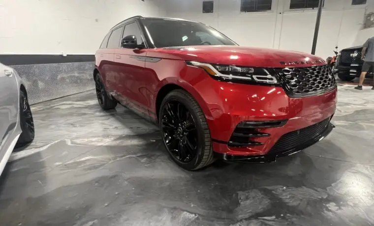 Range Rover Velar – Red on Black