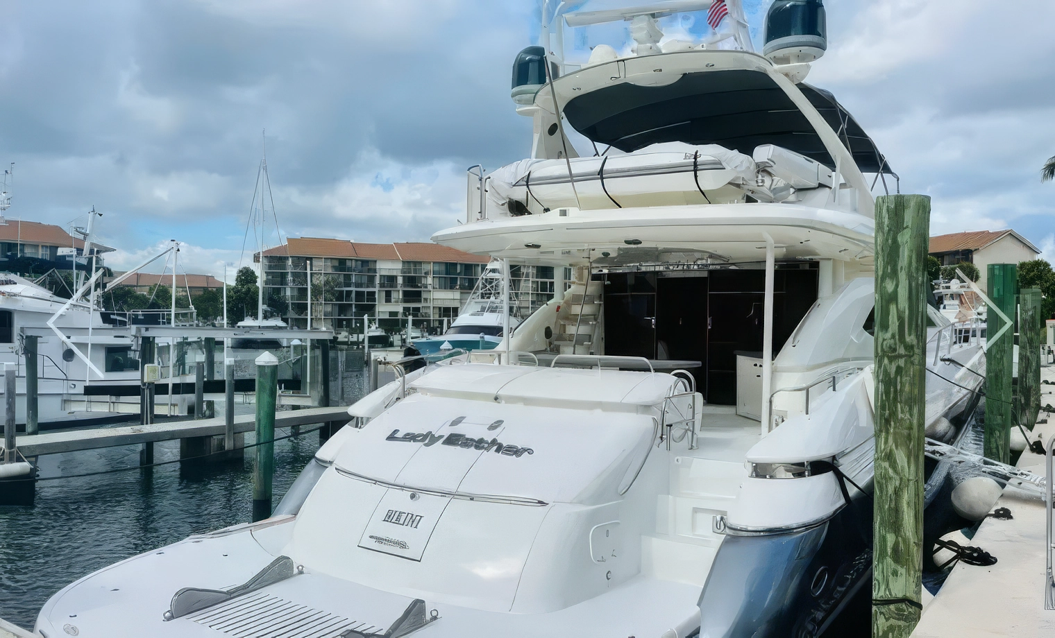 90' Sunseeker Flybridge - $6,600