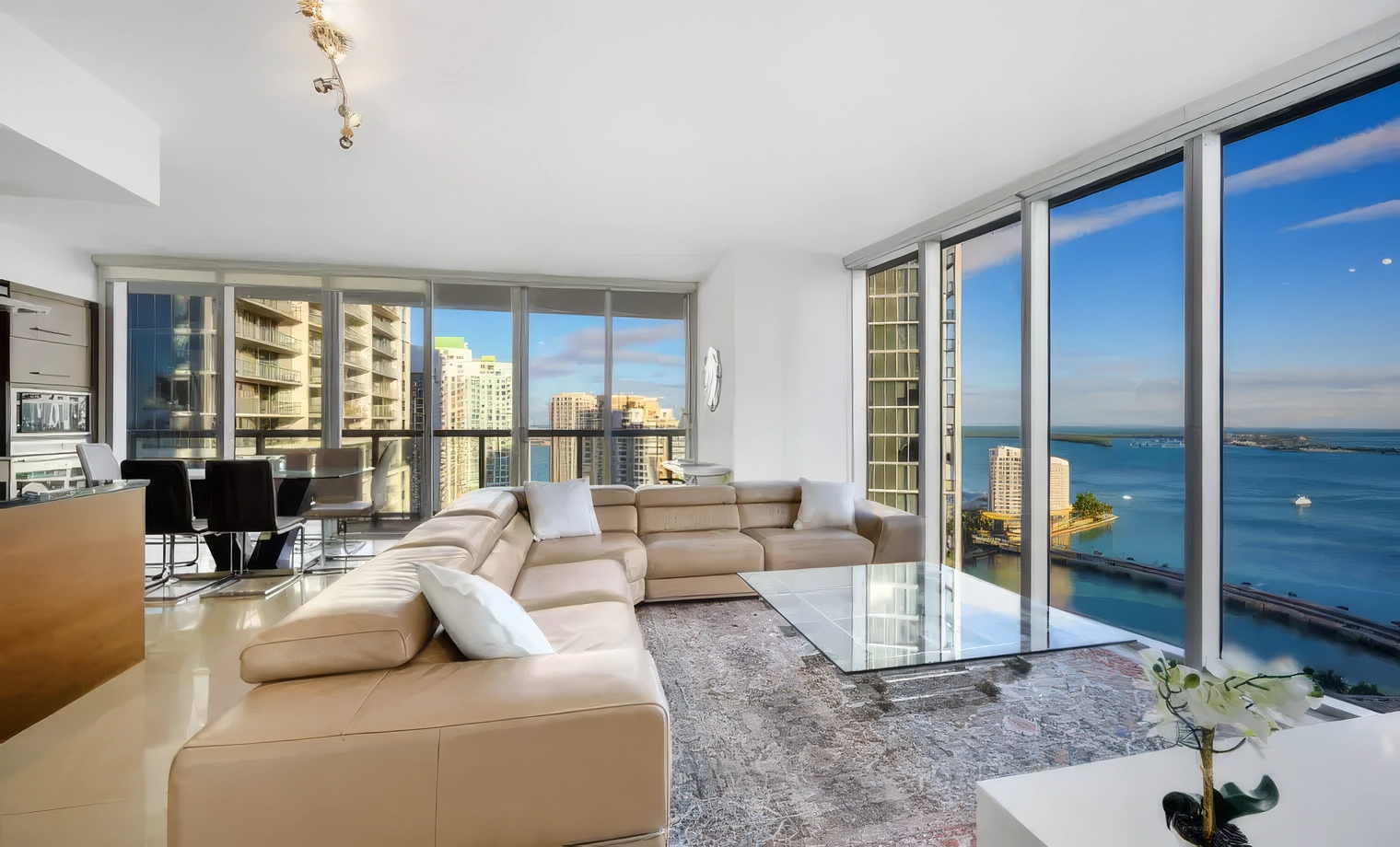 Icon Brickell Presidential Deluxe Ocean/City View - $700